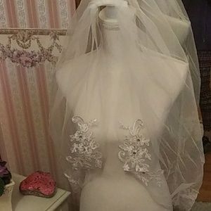 Brand new 37" white veil tulle with Crystal #6 7